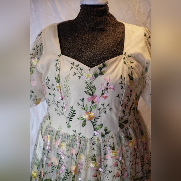 JessaKae Blushing Flora Midi Gown with Puff Sleeves for Cocktail Events, NWT, 2X - Picture 7 of 8